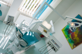 Füllungen, Parodontose und Karies, Prophylaxe/Professionelle Zahnreinigung, Zahnästhetik, Kronen und Brücken, Implantate, Zahnbleaching, Zahnarztangst, Kinderbehandlung, Friedrichstraße 29, 59065 Hamm, Lewandowski, Zahnarztpraxis, Zahnärztliche Praxis