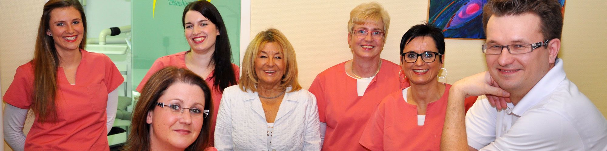 Füllungen, Parodontose und Karies, Prophylaxe/Professionelle Zahnreinigung, Zahnästhetik, Kronen und Brücken, Implantate, Zahnbleaching, Zahnarztangst, Kinderbehandlung, Friedrichstraße 29, 59065 Hamm, Lewandowski, Zahnarztpraxis, Zahnärztliche Praxis