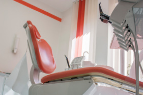 Füllungen, Parodontose und Karies, Prophylaxe/Professionelle Zahnreinigung, Zahnästhetik, Kronen und Brücken, Implantate, Zahnbleaching, Zahnarztangst, Kinderbehandlung, Friedrichstraße 29, 59065 Hamm, Lewandowski, Zahnarztpraxis, Zahnärztliche Praxis