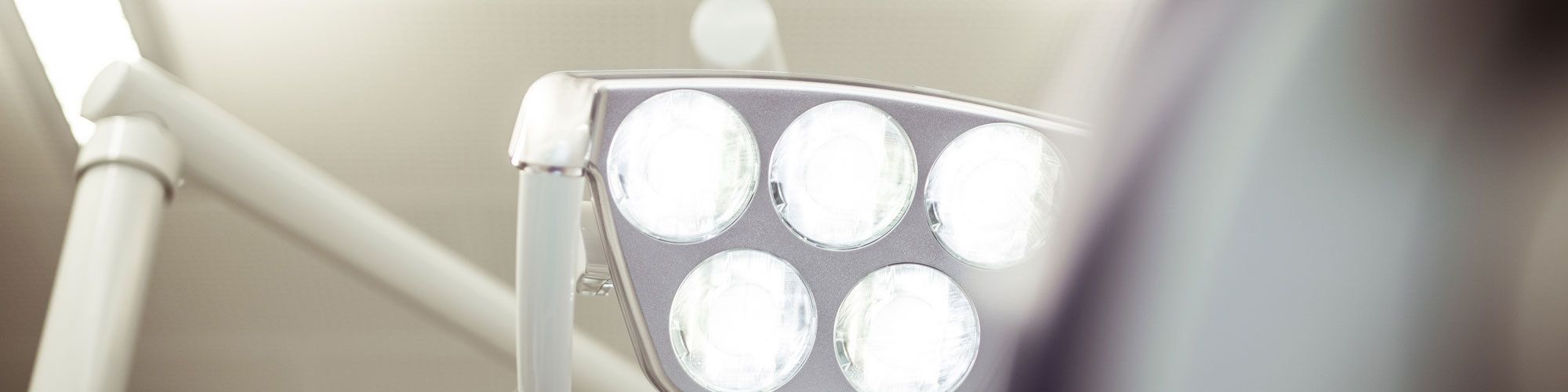 Füllungen, Parodontose und Karies, Prophylaxe/Professionelle Zahnreinigung, Zahnästhetik, Kronen und Brücken, Implantate, Zahnbleaching, Zahnarztangst, Kinderbehandlung, Friedrichstraße 29, 59065 Hamm, Lewandowski, Zahnarztpraxis, Zahnärztliche Praxis